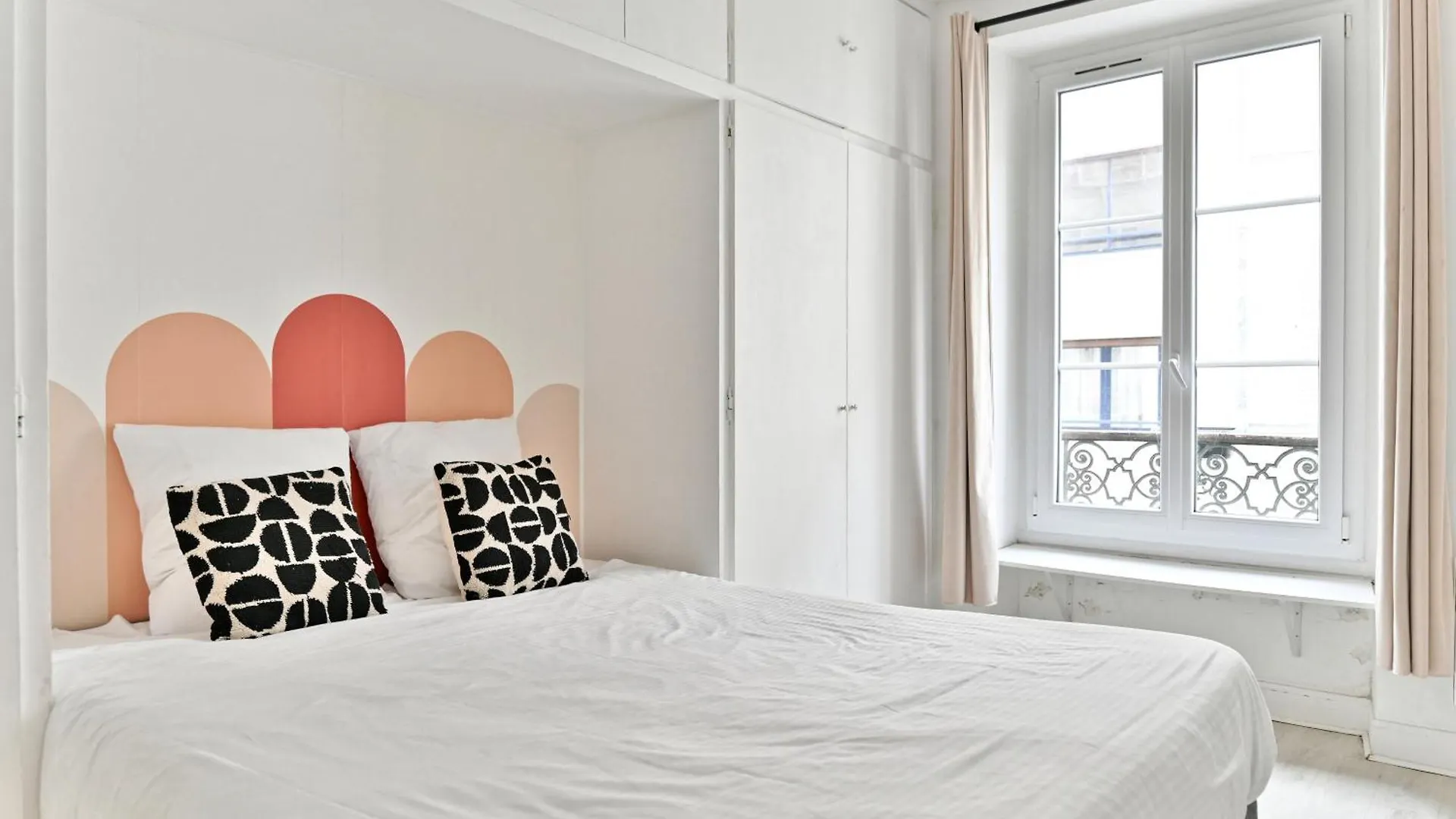 Appartement Champ De Mars - Augereau Paris 0*,  France